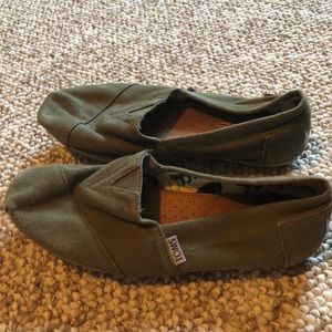 TOMS Classics
